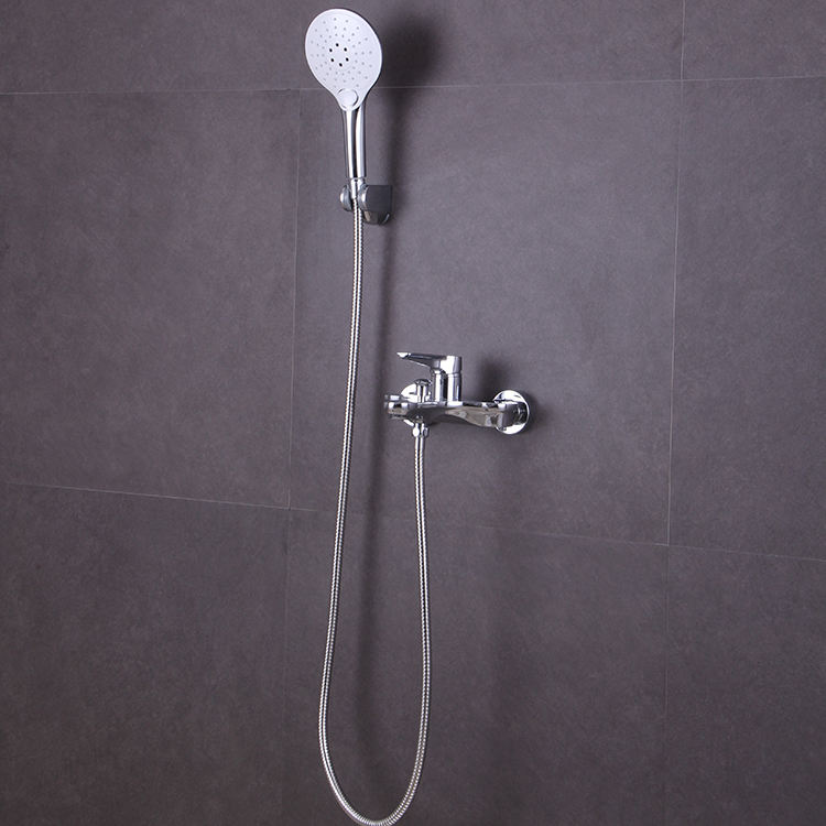 Juego de grifos para ducha y bañera de baño montados en la pared