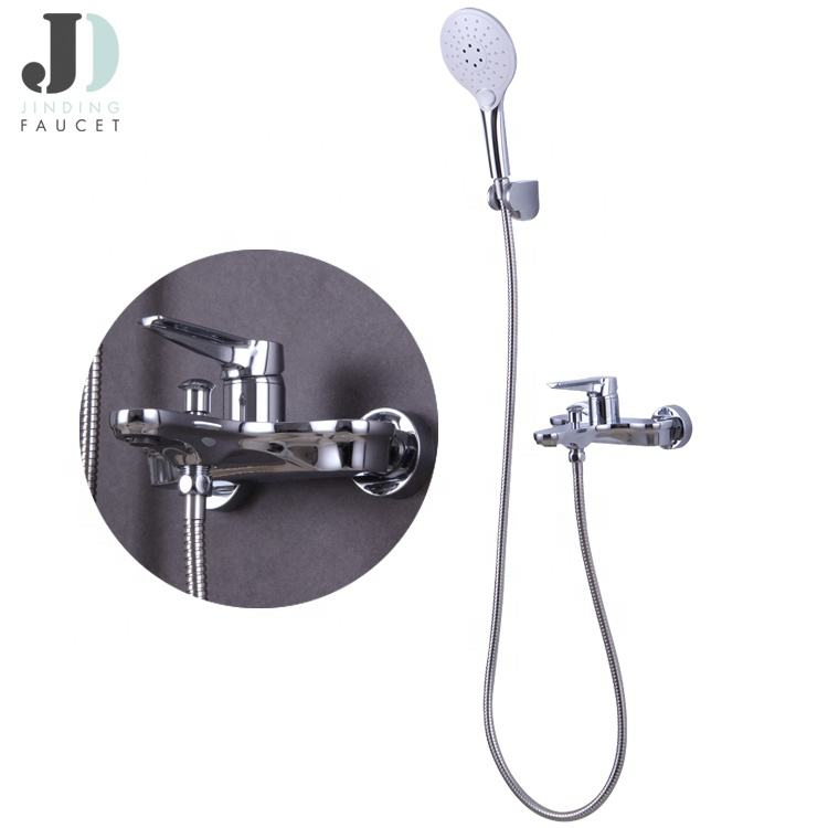 Juego de grifos para ducha y bañera de baño montados en la pared